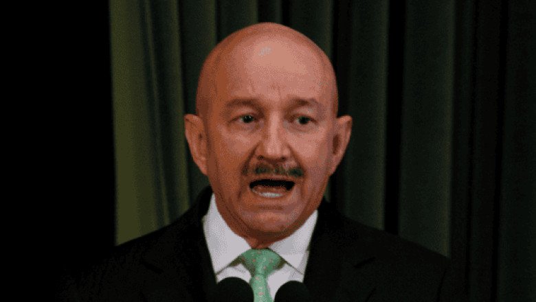 Carlos Salinas de Gortari reaparece; se declara desempleado y sin pensión (VIDEO)