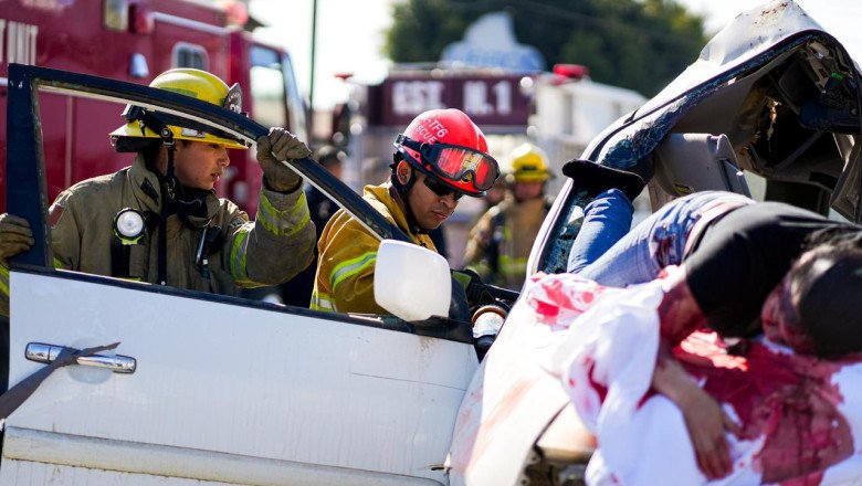 Gobierno impulsa conciencia vial con simulacro de accidente