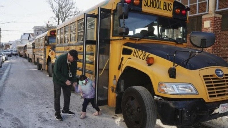 Familias temen enviar a sus hijos a la escuela por redadas autorizadas por Trump