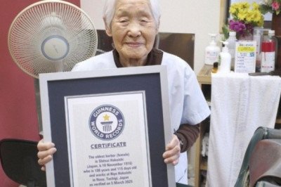 Shitsui Hakoishi, la barbera más longeva del mundo