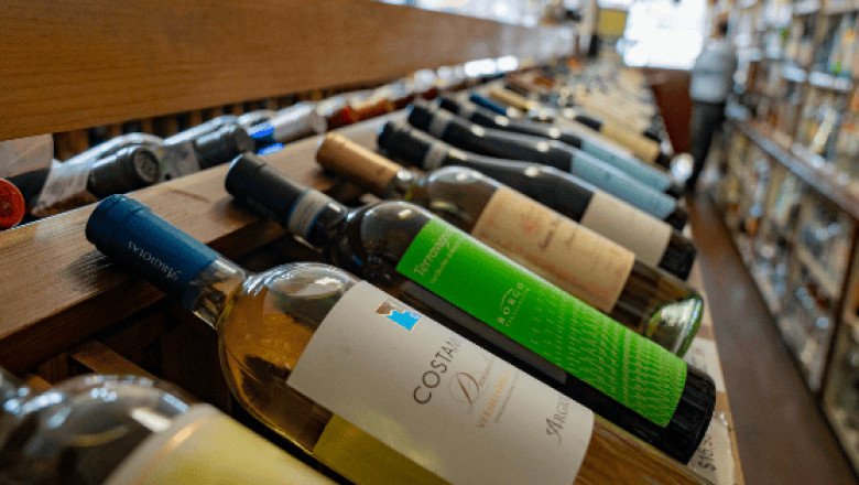 Exportadores de vino francés reaccionan a aranceles de Trump de 200%
