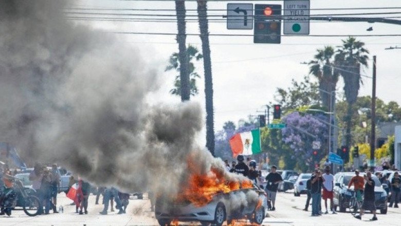 Redadas contra inmigrantes detonan enfrentamientos en Los Ángeles