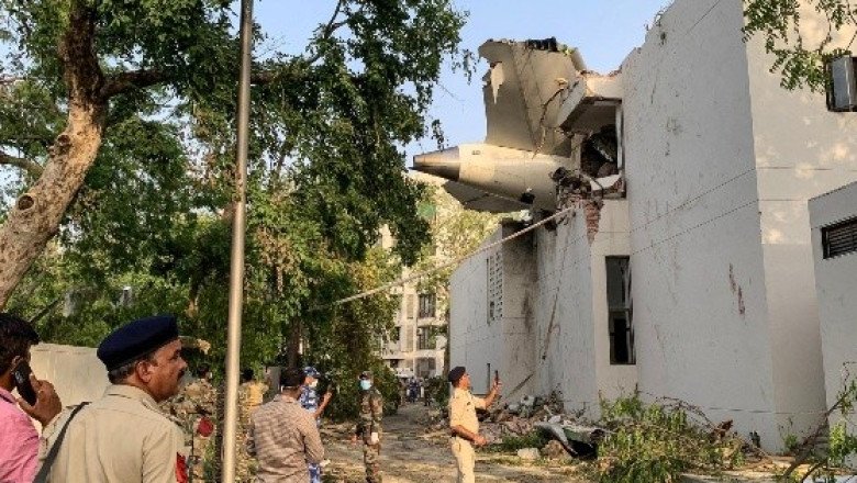 Hallan a un superviviente del accidente aéreo en India