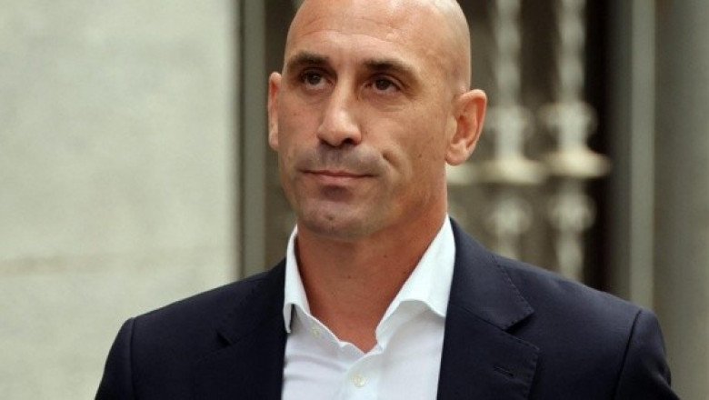 Confirman condena a Luis Rubiales por el beso a Jenni Hermoso