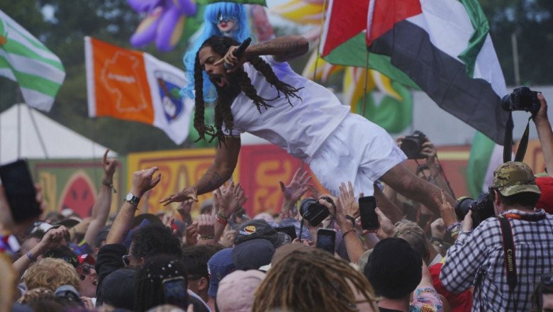 "Quienes glorifican la violencia no son bienvenidos": EU revoca visas de "Bob Vylan" tras pedir la "muerte" del Ejército de Israel desde Glastonbury