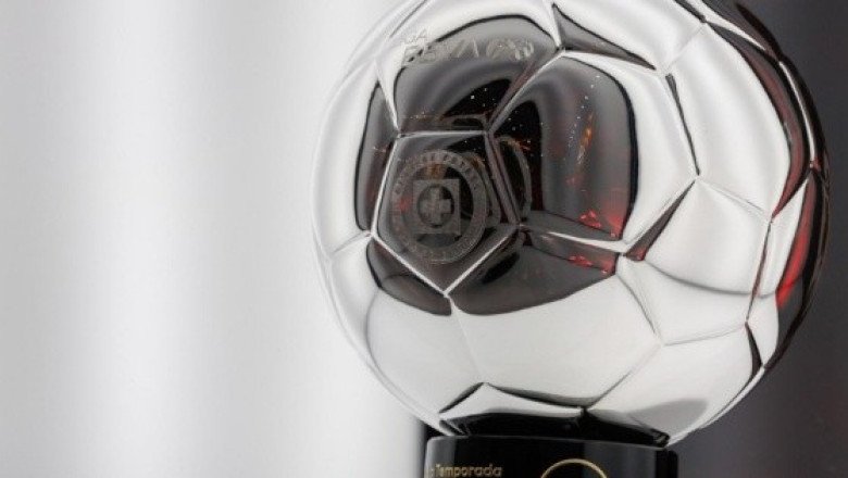 Cruz azul recibe el premio al mejor Equipo de la Temporada en la Liga MX