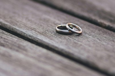 ¿El amor sin anillo? Por qué cada vez menos personas se casan (y qué pasa después)