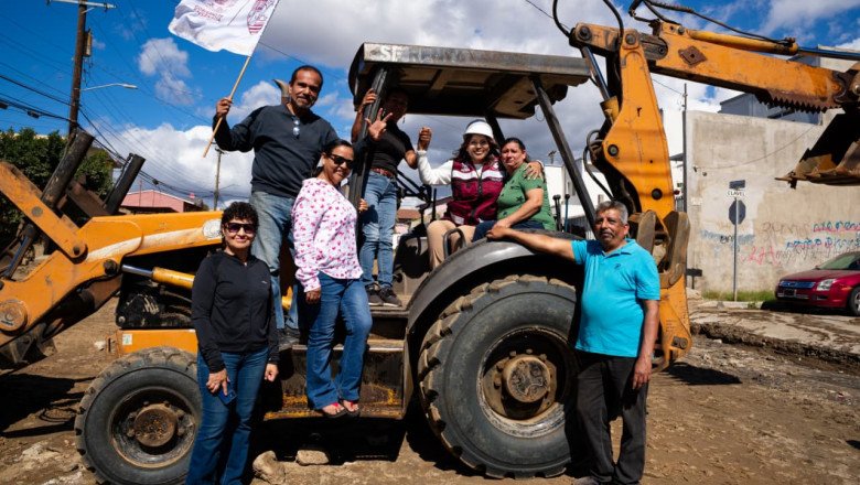 Gobierno de Claudia Agatón cumple petición de pavimentación de residentes de Las Lomitas