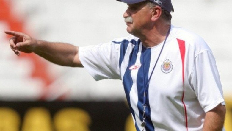 Chivas lamenta el fallecimiento de Xabier Azkargorta