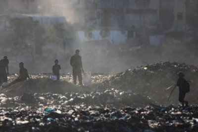 Israel bombardea por tierra, mar y aire el norte y el sur de Gaza pese al alto el fuego