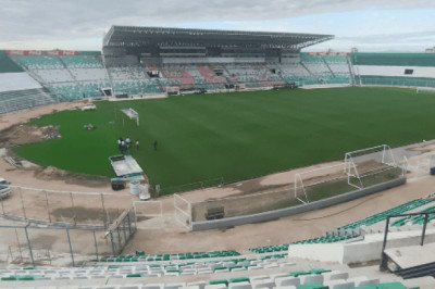 México jugará contra Bolivia en estadio en construcción