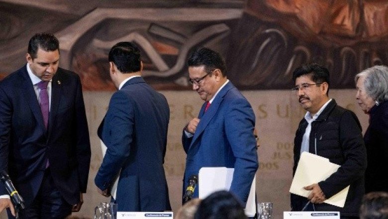 Sheinbaum revela millonarios "privilegios" de magistrados anteriores a reforma