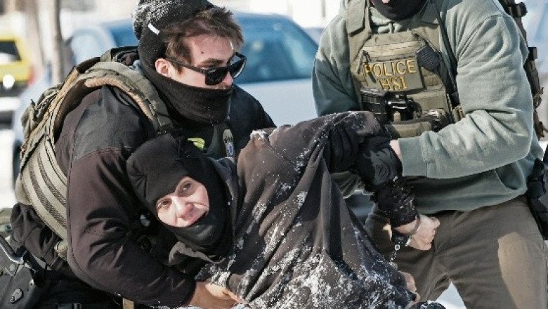 EU va por usuarios que critiquen los operativos del ICE en internet