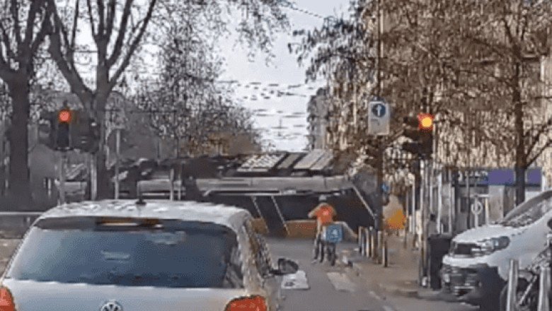 Tranvía se descarrila en Milán; hay un muerto y decenas de heridos