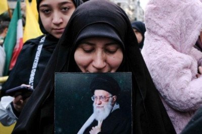 Jameneí decidió quedarse en su lugar de trabajo pese al riesgo: Irán