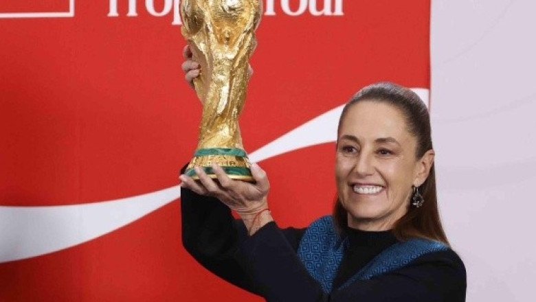 Sheinbaum recibe la Copa del Mundo en Palacio Nacional