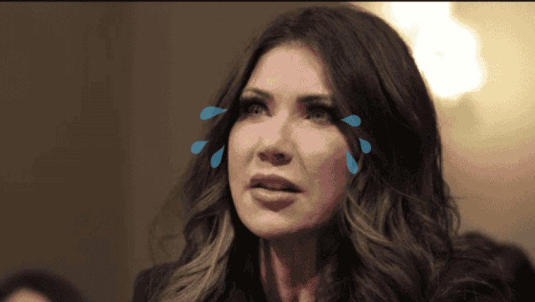 Quién es Kristi Noem y por qué fue destituida de su cargo en EU