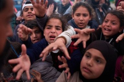 Estados Unidos e Irán se preparan para diálogo de alto al fuego; Netanyahu autoriza negociar con Líbano