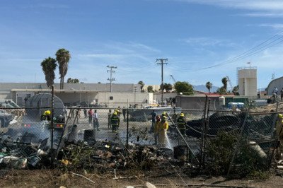 Sofocan  Bomberos incendio de pastizal/maleza en la Marina