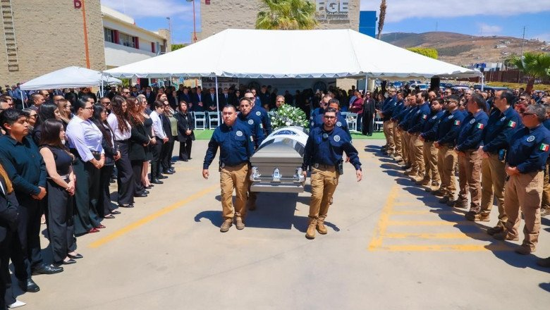 Rinde Fiscalía General honras fúnebres a agente de Ensenada