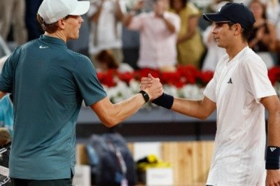 Sinner detiene el avance de Jódar en el Masters 1000 de Madrid y avanza a semis