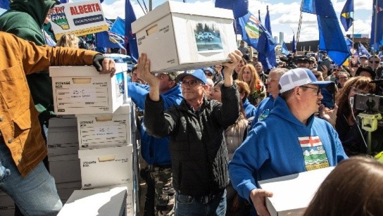 Alberta podría separarse de Canadá; reúnen miles de firmas para ello