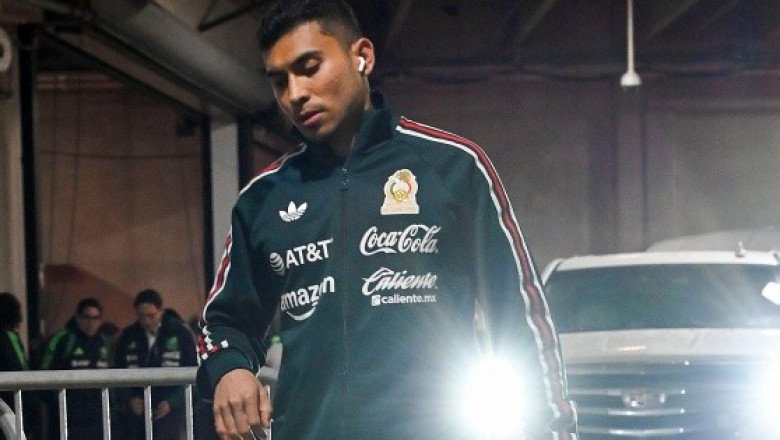 Orbelín Pineda llega a la concentración del Tri