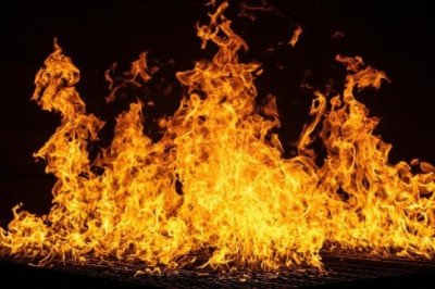 Al menos 21 muertos en incendio de hotel de Delhi, en India