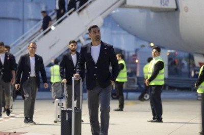 Selección de Irán aterriza en México con tributo a niñas asesinadas en Minab
