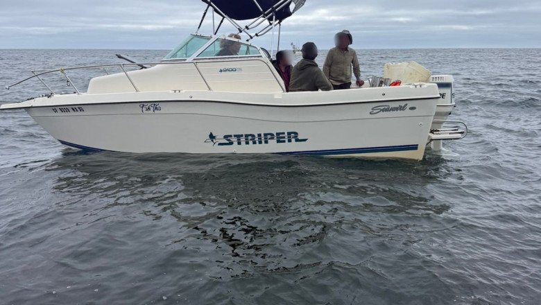 Marina realiza el rescate de 13 personas a bordo de un yate a la deriva