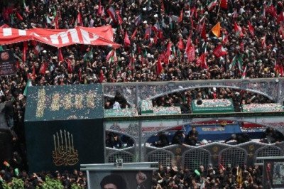 Procesión fúnebre de Alí Jamenei reúne a millones de iraníes en las calles de Teherán