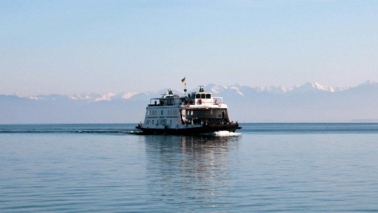 Tras volcarse ferry en Guyana, rescatan a 67 personas, entre ellas 15 niños