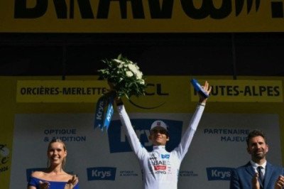 Del Toro no suelta el podio del Tour de Francia; Carapaz ganó la etapa 18