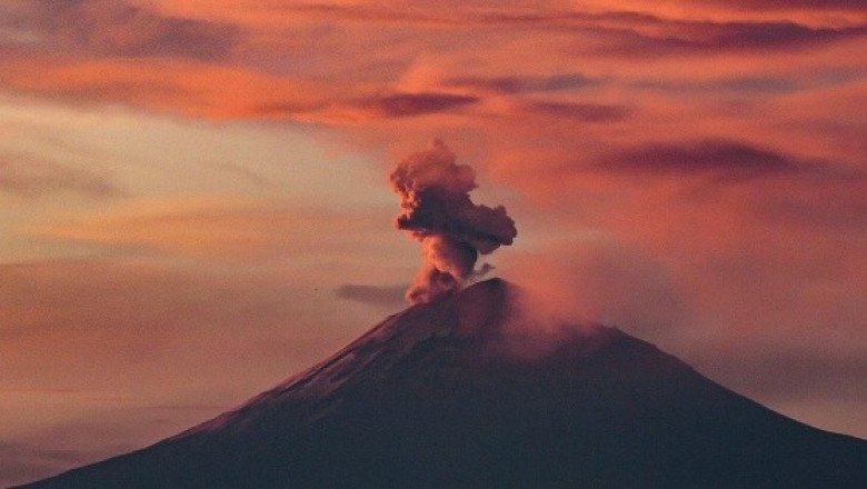 Espectacular actividad eléctrica rodea al Popocatépetl | VIDEO